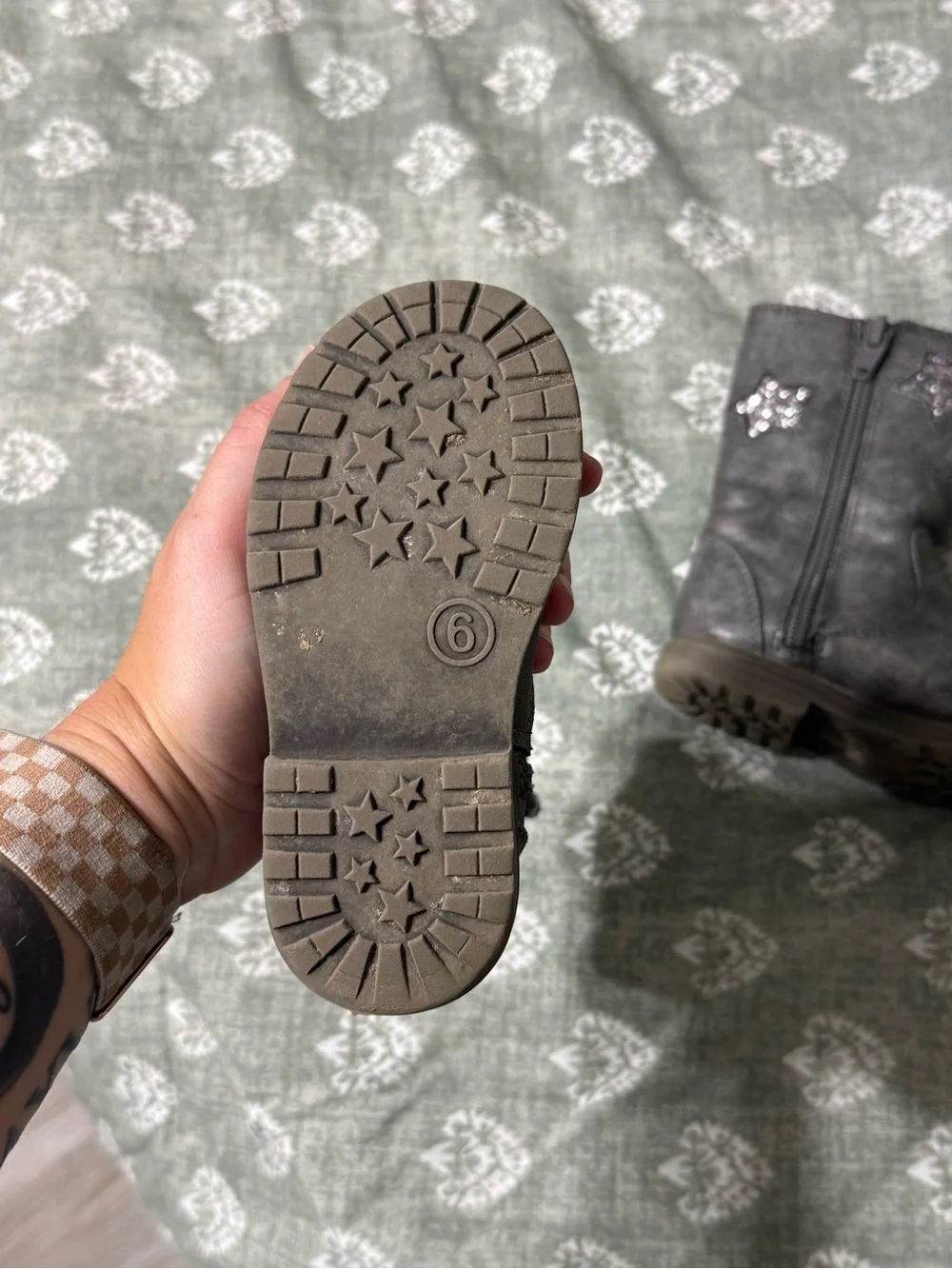 Cat & Jack Gray Star Sparkle Girl’s Toddler Boots size 6